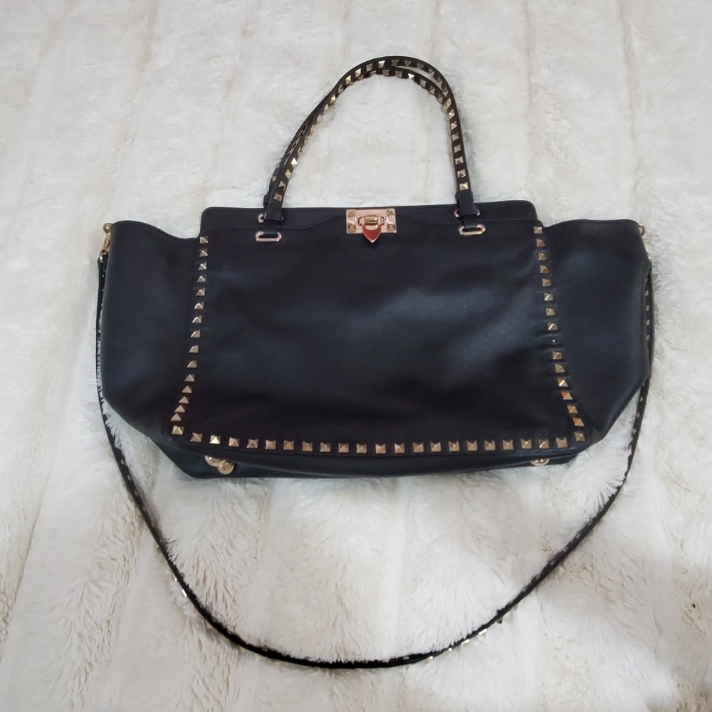 "SOLD "Valentino Garavani Rockstud leather tote - Picture 13 of 14